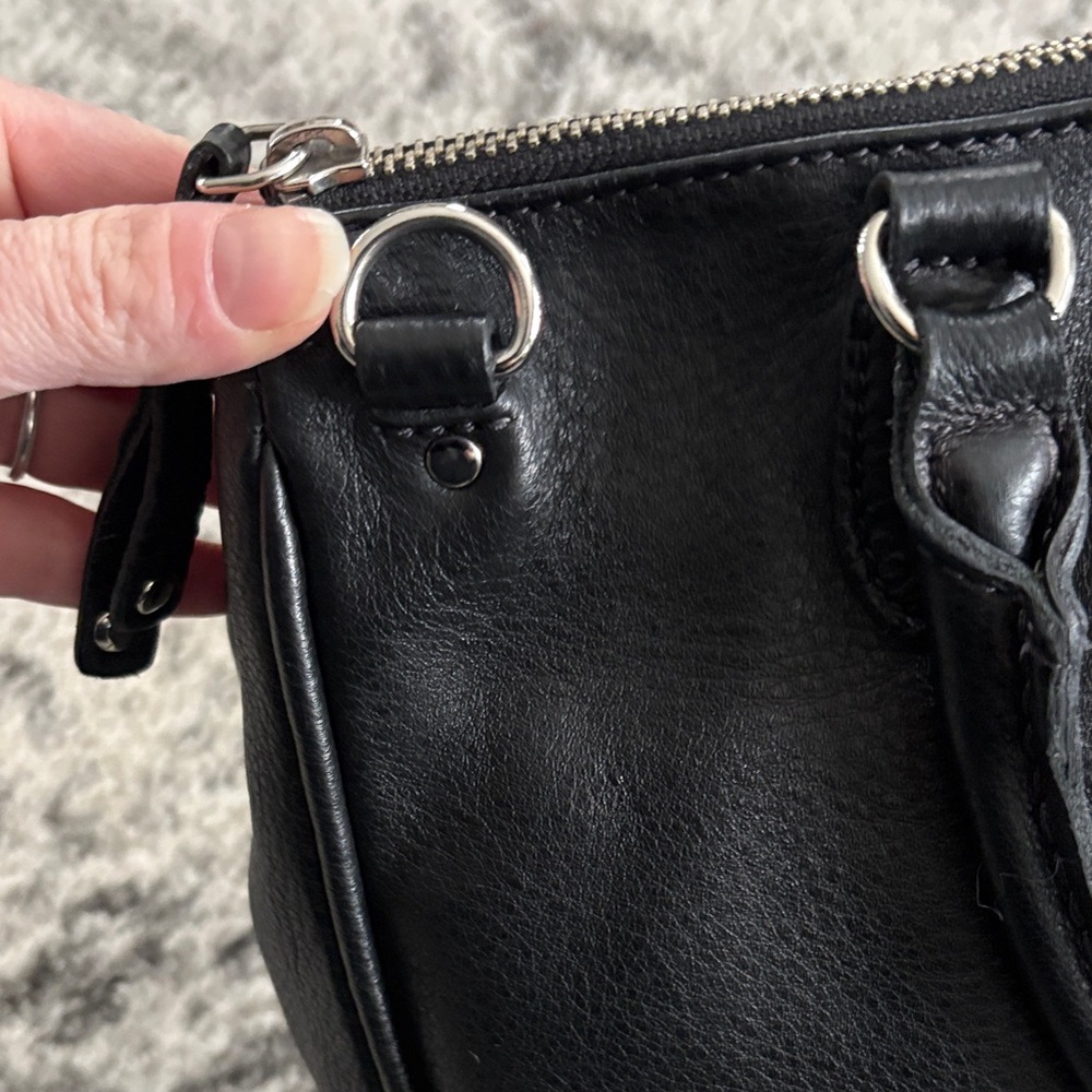 Roots Black Pebbled Leather Tote Bag with Removable Strap - Picture 7 of 13